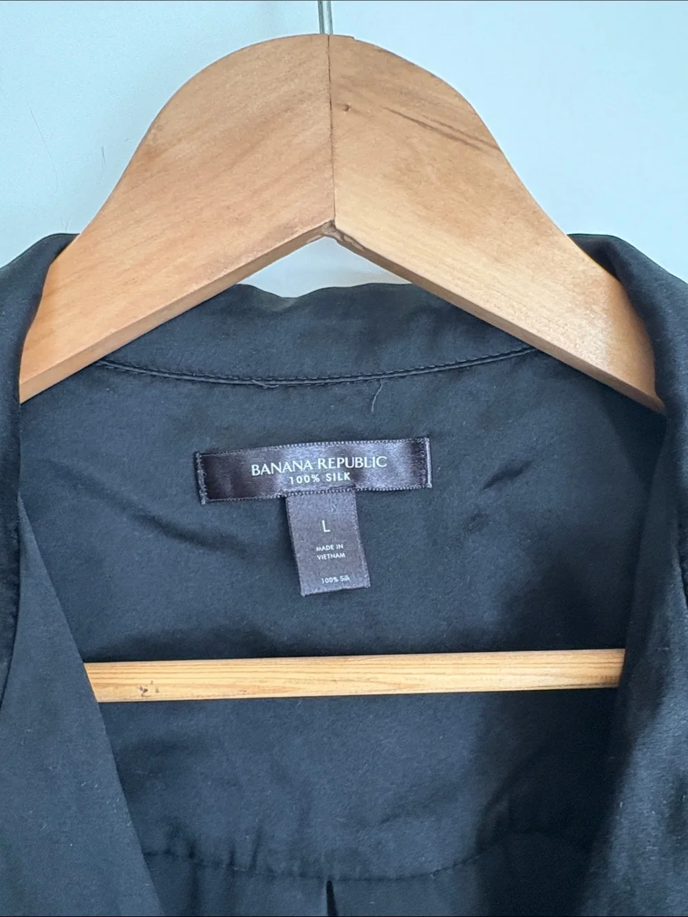 100% silk Banana Republic Black Button-Front Long Sleeve Shirt
